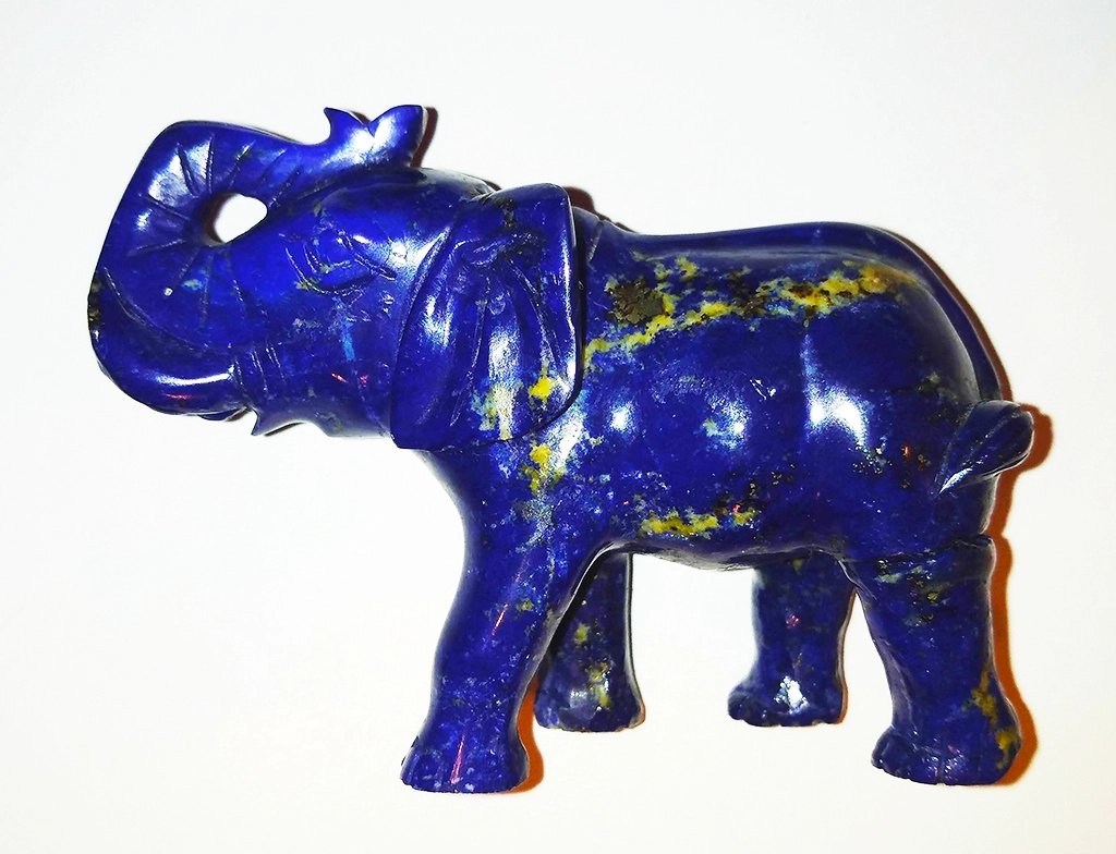 elephant carved from Lapis Lazuli by Adrian Pingstone via Wikimedia